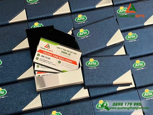 Hop Dung Namecard Vat Canh Mau Xanh - In Logo Doanh Nghiep Arla