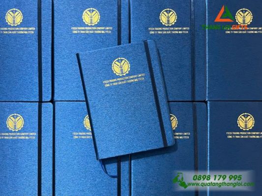 Sổ Dán Gáy A5 Màu Xanh Ép Kim Vàng Logo Doanh Nghiệp Y TECH Làm Quà Tặng Khách Hàng VIP