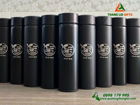 Binh Giu Nhiet Mau Den 500ml - Khac Logo 30 Nam Truong THCS Tran Quy Cap